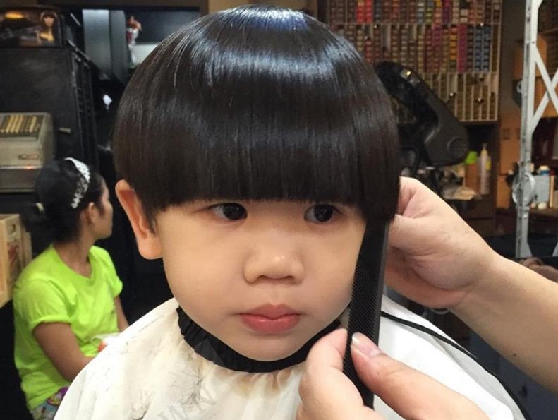 Mách bạn cách cắt tóc cho bé trai đáng yêu mà dễ dàng tại nhà năm 2023